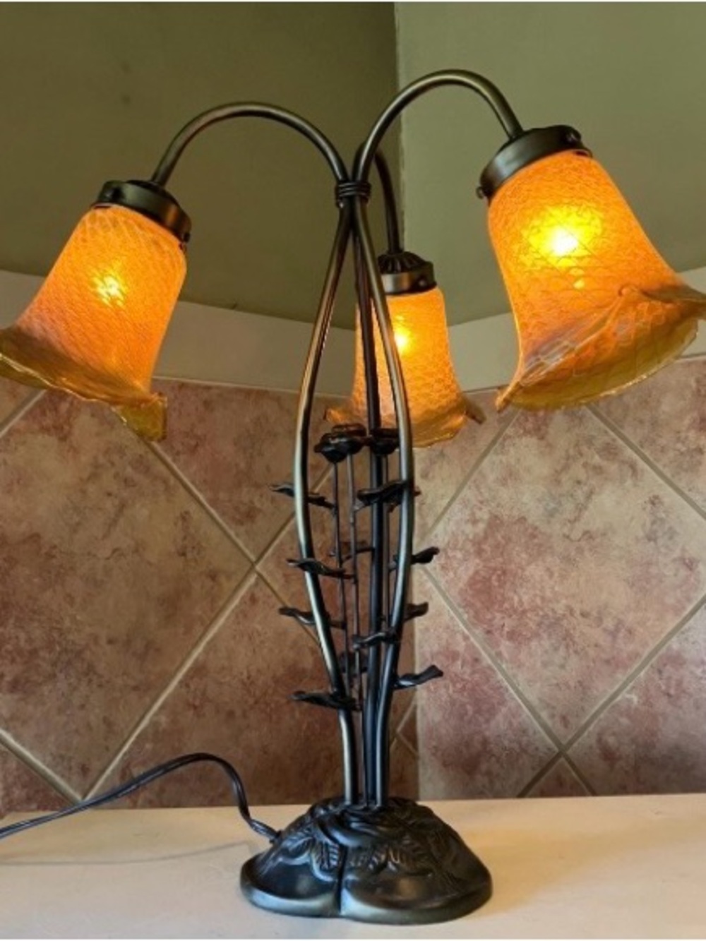 Amber Glass Lily Pad Tabletop Lamp